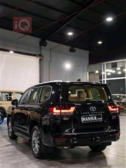 تۆیۆتا لاند کروزەر